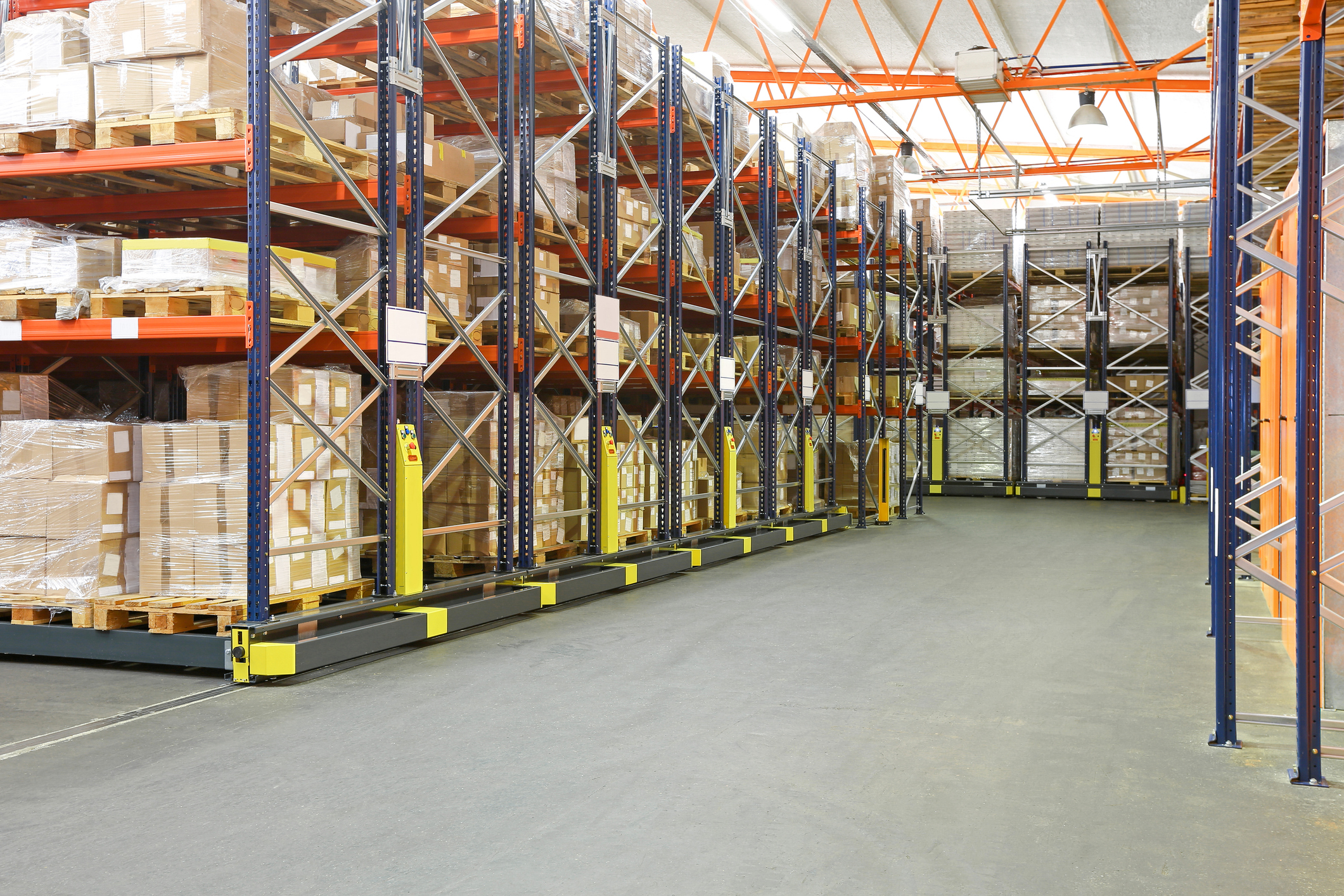 High Density Mobile Shelves in Automated Warehouse
