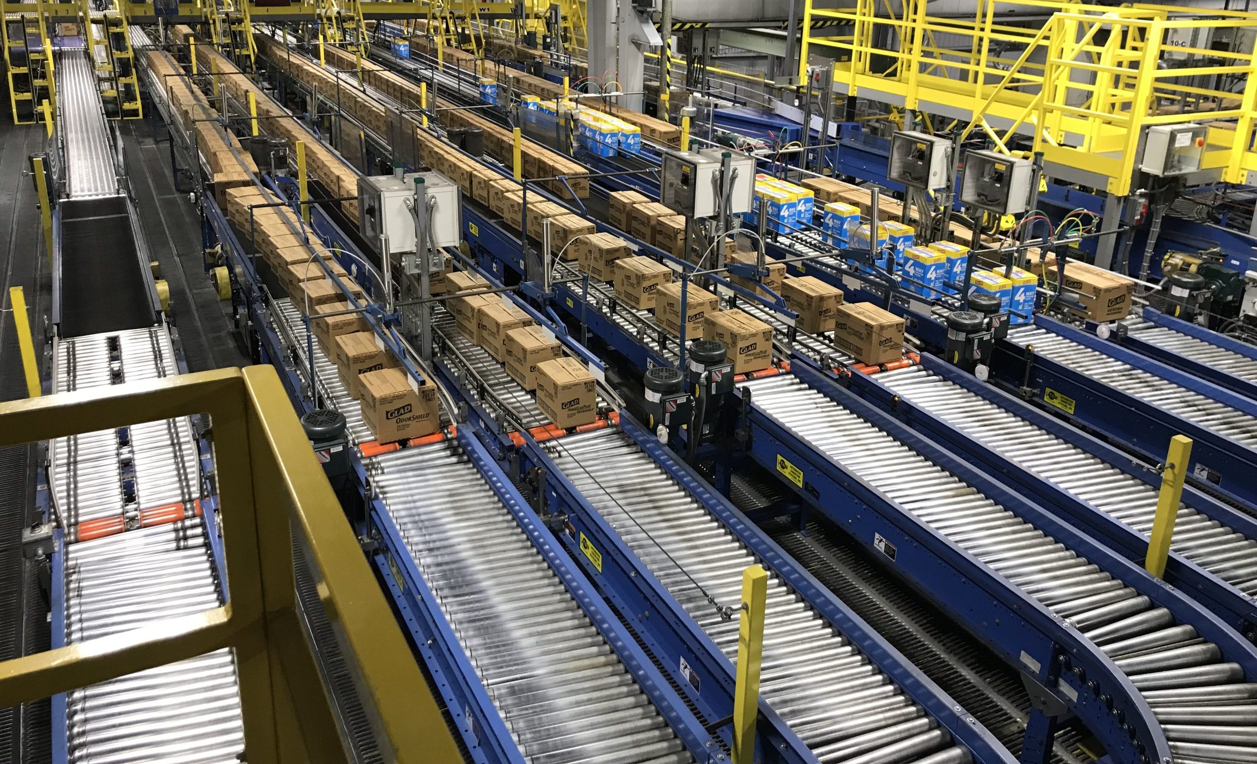 packages on a 6 line conveyor system aerial view